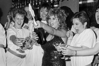Page 3 model Samantha Fox opens her champagne bar, London, 1986.
